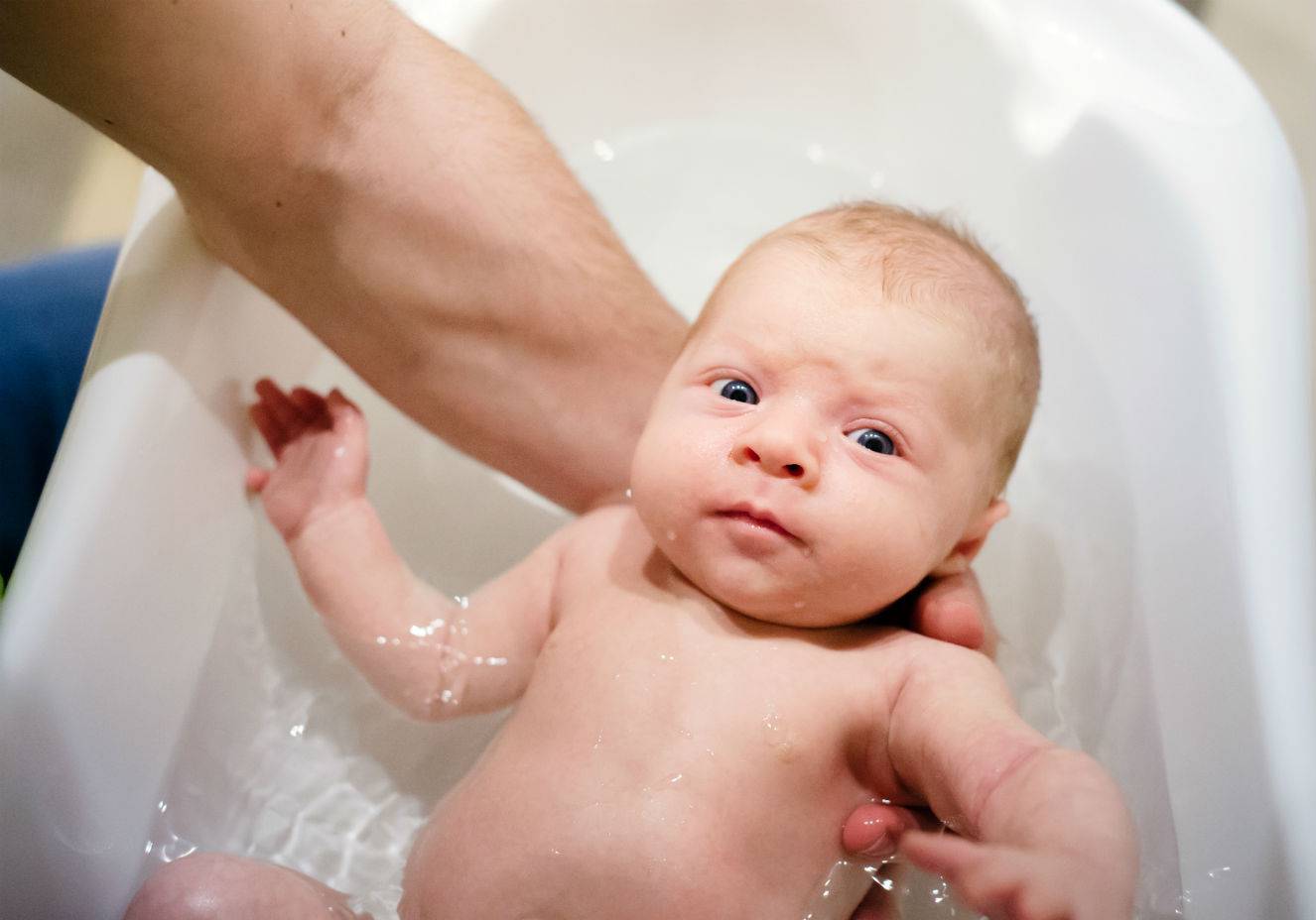 dicas-para-evitar-e-previnir-a-colica-do-bebe-banho