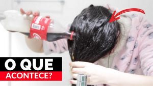 O que acontece se lavar o cabelo com Coca Cola?