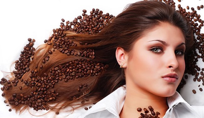 Como fazer hidratação com café no cabelo