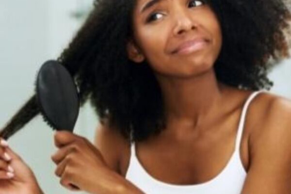 Como tirar o ressecamento do cabelo cacheado